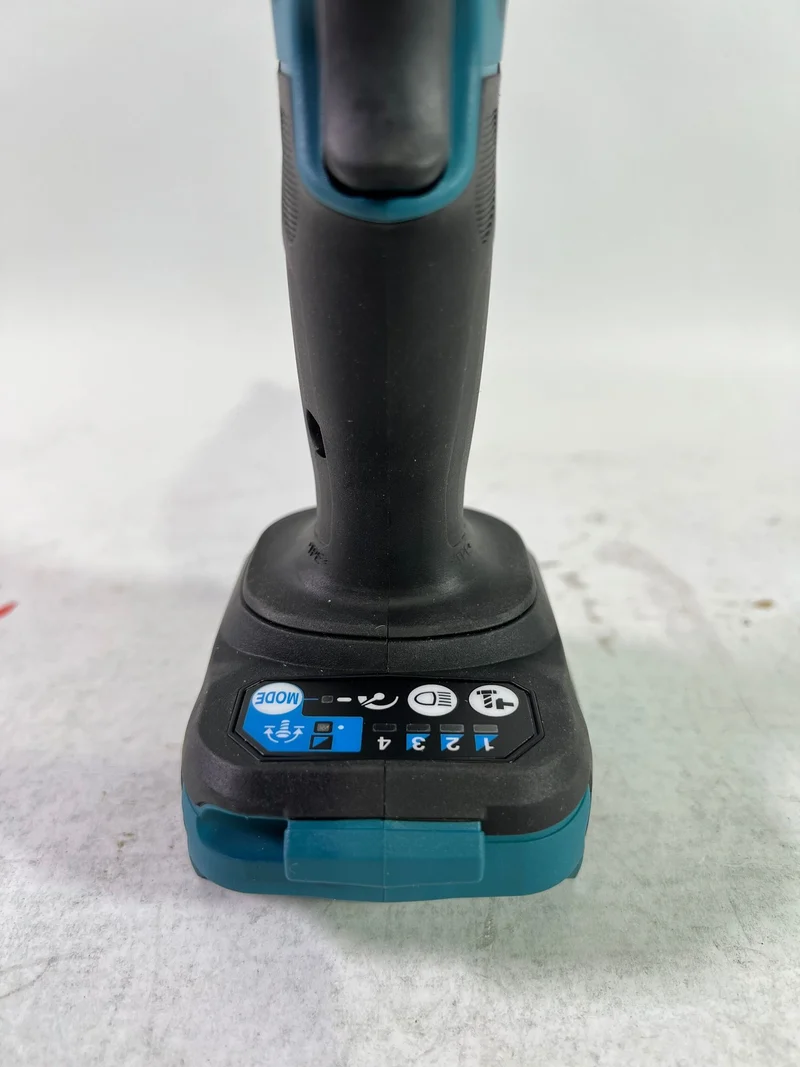 Makita DTW 701 Z Akku Schlagschrauber 18 V 700 Nm 1/2" Brushless Solo - ohne Akku, ohne Ladegerät - Gebraucht