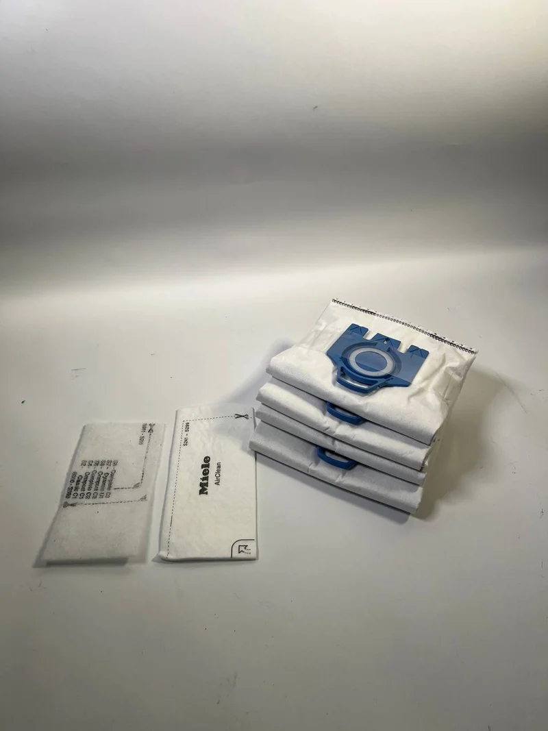 Miele HyClean Pure GN Staubsaugerbeutel 4 Stück mit Filter ( 12421130 ) für Complete C2 / C3 / Classic C1 / S8 / S5 / S2 - OVP Beschädigt