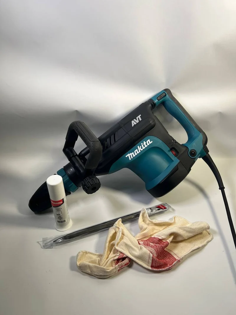 Makita HM 1213 C Stemmhammer 1510 Watt SDS Max 18,6 J + Koffer - Leicht Gebraucht
