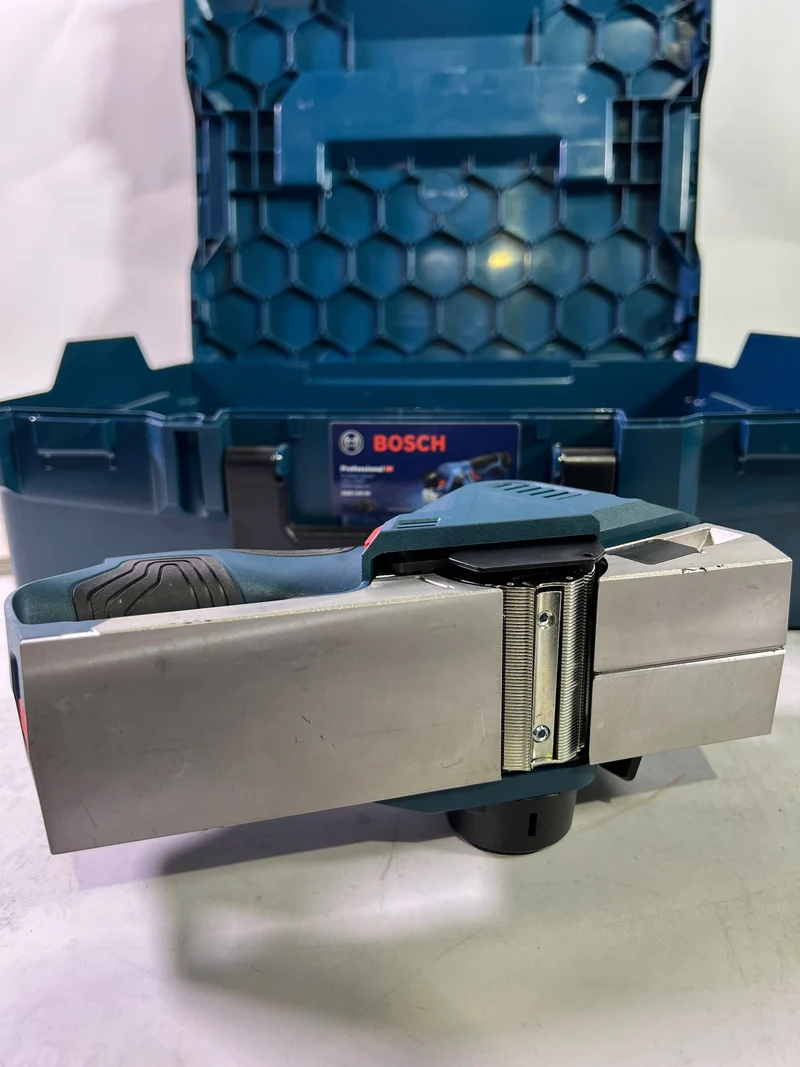 Bosch GHO 12V-20 Professional Akku Hobel 12 V Brushless ( 06015A7002 ) + L-Boxx - ohne Akku, ohne Ladegerät - Gebraucht