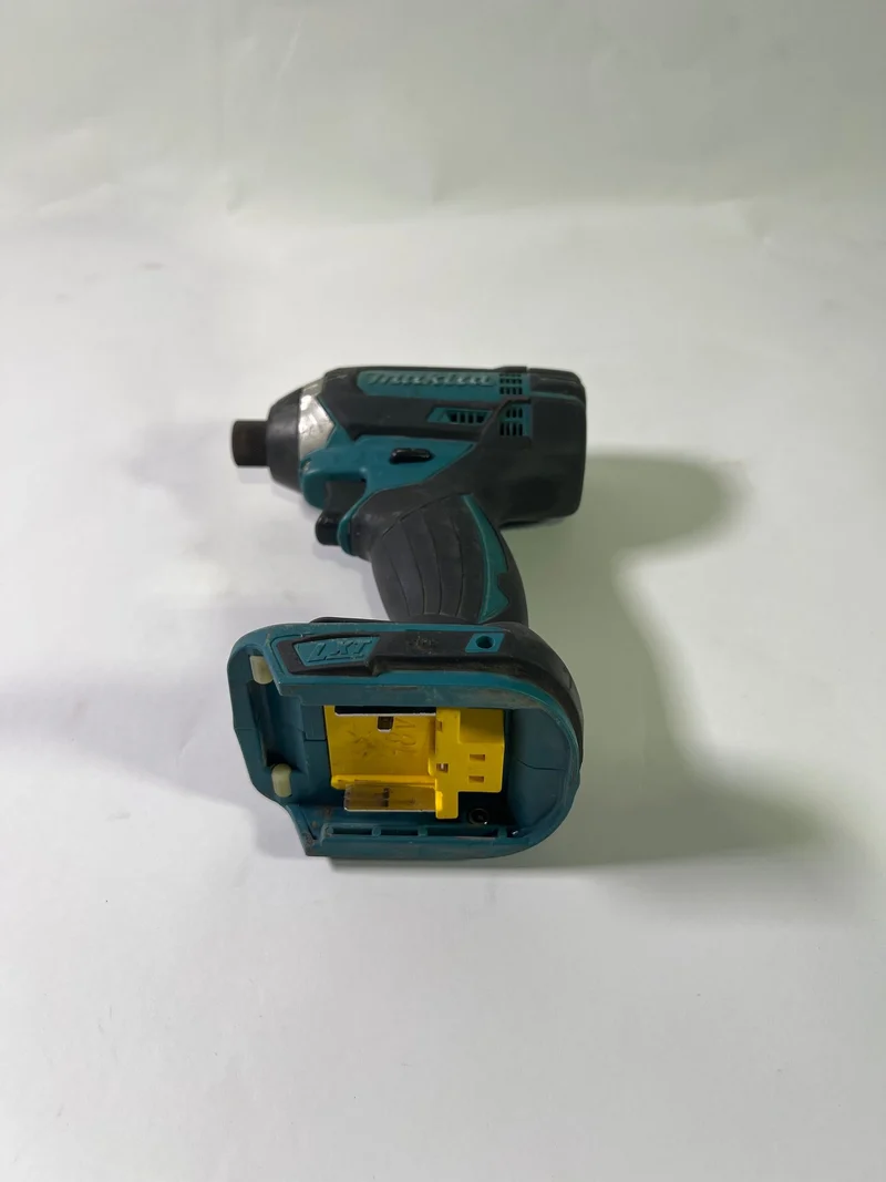 Makita DTD 152 Z Akku Schlagschrauber 18 V 165 Nm 1/4" Solo - ohne Akku, ohne Ladegerät - Stark Gebraucht
