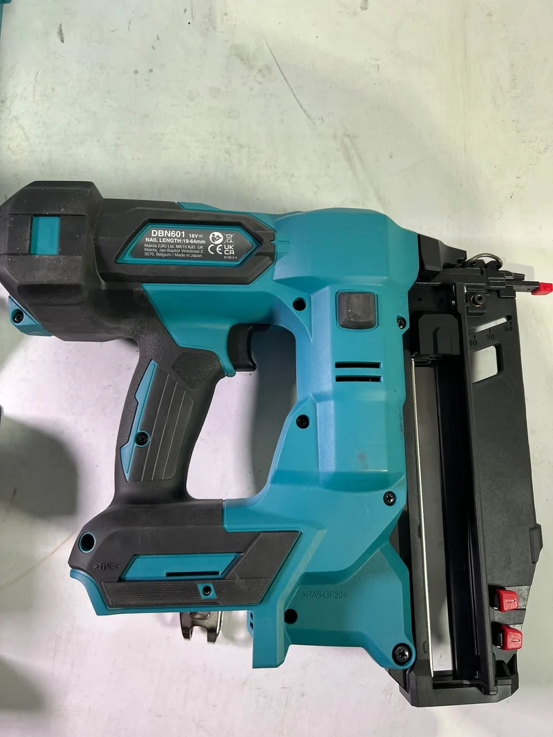 Makita DBN 601 ZJ Akku Nagler 18 V 19 - 64 mm Brushless + Makpac - ohne Akku, ohne Ladegerät - Neuwertig