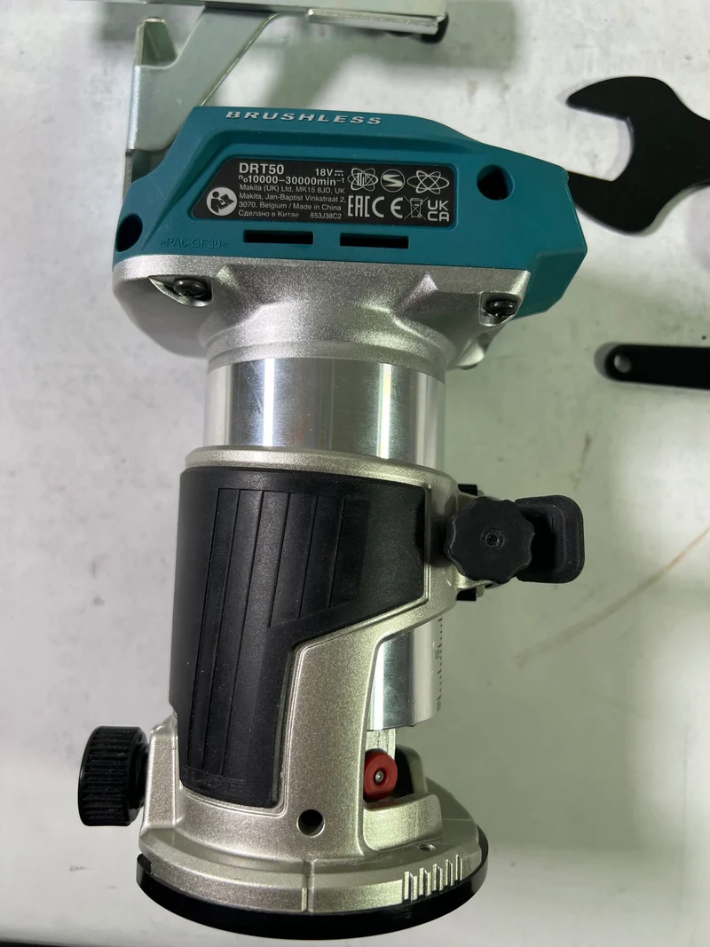 Makita DRT 50 Z Akku Multifunktionsfräse 18 V Brushless Solo - ohne Akku, ohne Ladegerät - Gebraucht