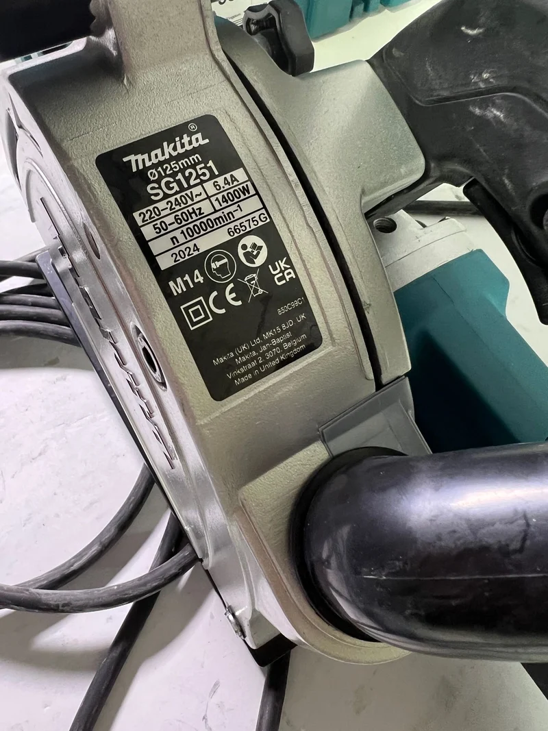 Makita SG 1251 J Mauernutfräse mit 1.400 Watt im Makpac + 2 Diamantscheiben 125 mm - Gebraucht