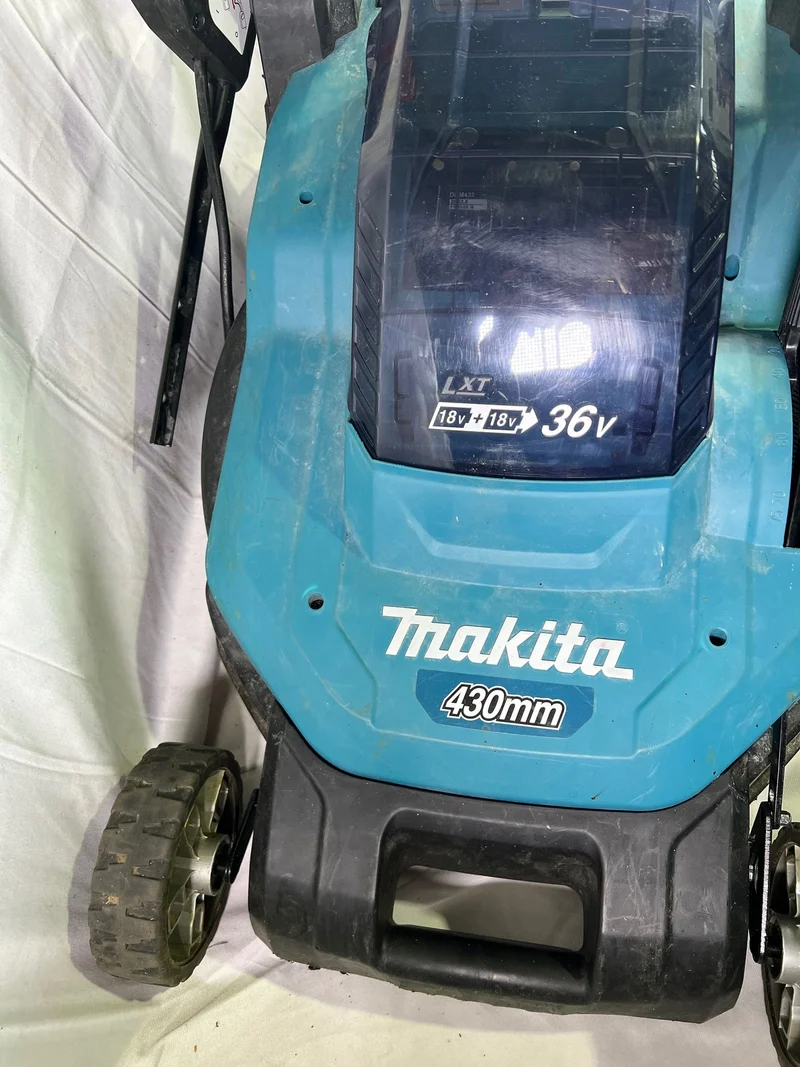 Makita DLM 432 Z Akku Rasenmäher 36 V ( 2x 18 V ) 43 cm Brushless Solo - ohne Akku, ohne Ladegerät - Reparaturgerät