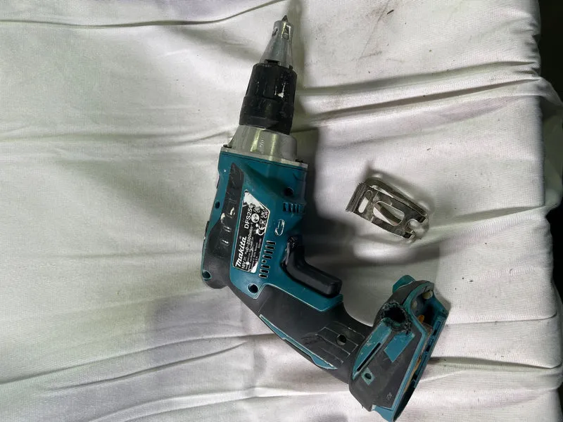 Makita DFS 250 Z Akku Trockenbauschrauber 18 V Brushless Solo - ohne Akku, ohne Ladegerät - Reparaturgerät