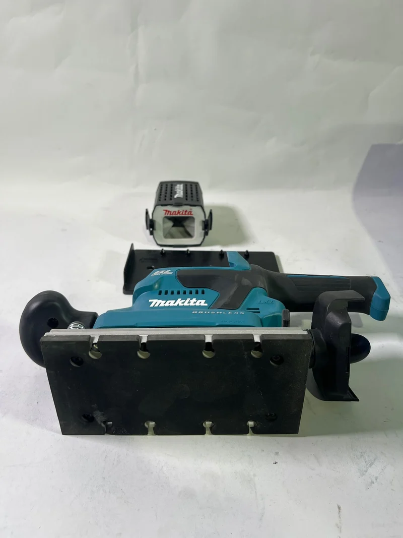 Makita DBO 380 Z Akku Schwingschleifer 18 V 93 x 185 mm Brushless Solo - ohne Akku, ohne Ladegerät - Gebraucht