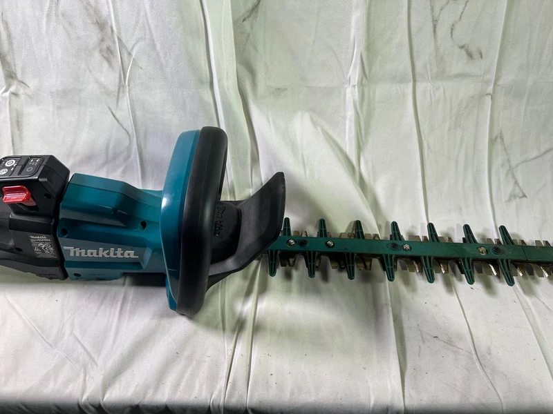 Makita DUH 602 Z Akku Heckenschere 18 V 60 cm Brushless Solo - ohne Akku, ohne Ladegerät - Reparaturgerät