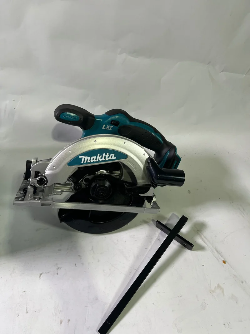 Makita DSS 610 Z Akku Handkreissäge 18 V 165 mm Solo - ohne Akku, ohne Ladegerät - Leicht Gebraucht