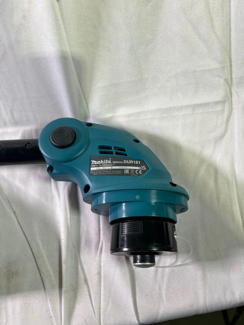 Makita DUR 181 Z Akku Rasentrimmer 18 V 26 cm Solo - ohne Akku, ohne Ladegerät - Reparaturgerät
