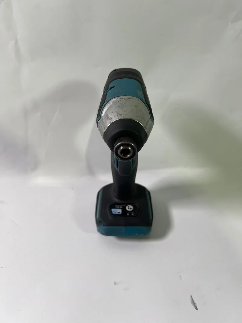 Makita DTD 155 Z Akku Schlagschrauber 18 V 140 Nm 1/4" Brushless Solo - ohne Akku, ohne Ladegerät - Leicht Gebraucht