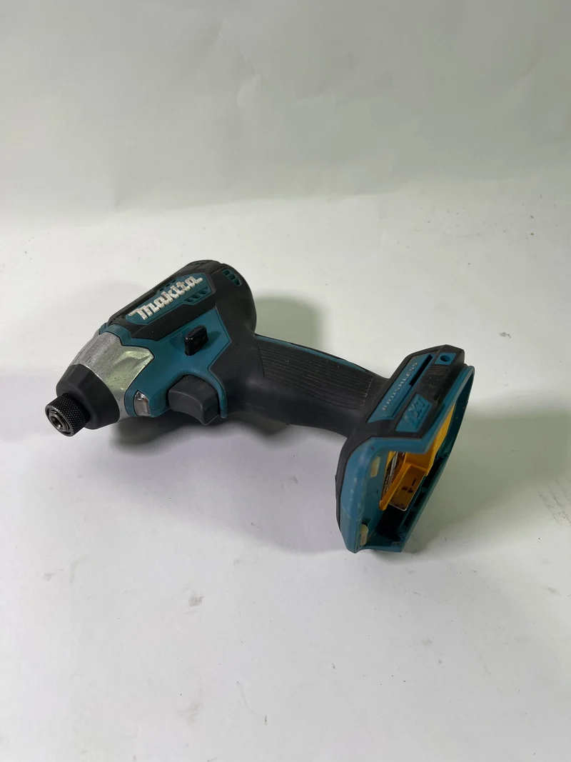 Makita DTD 155 Z Akku Schlagschrauber 18 V 140 Nm 1/4" Brushless Solo - ohne Akku, ohne Ladegerät - Leicht Gebraucht