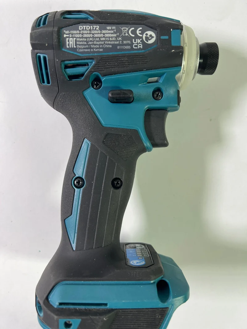 Makita DTD 172 Z Akku Schlagschrauber 18 V 180 Nm 1/4" Brushless Solo - ohne Akku, ohne Ladegerät - Leicht Gebraucht