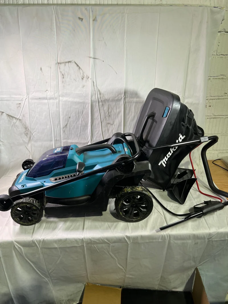 Makita DLM 330 Z Akku Rasenmäher 18 V 33 cm 30 l Solo - ohne Akku, ohne Ladegerät - Reparaturgerät