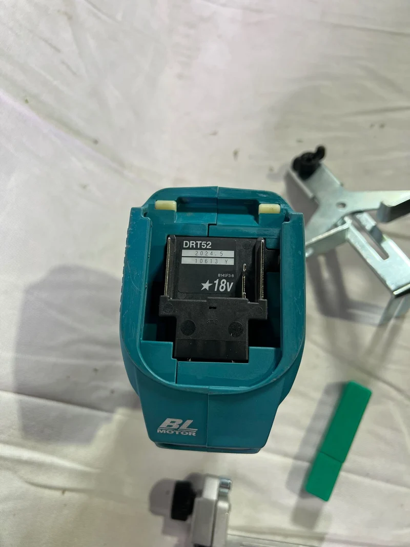 Makita DRT 52 Z Akku Kantenfräse 18 V 6 mm Brushless Solo - ohne Akku, ohne Ladegerät - Reparaturgerät