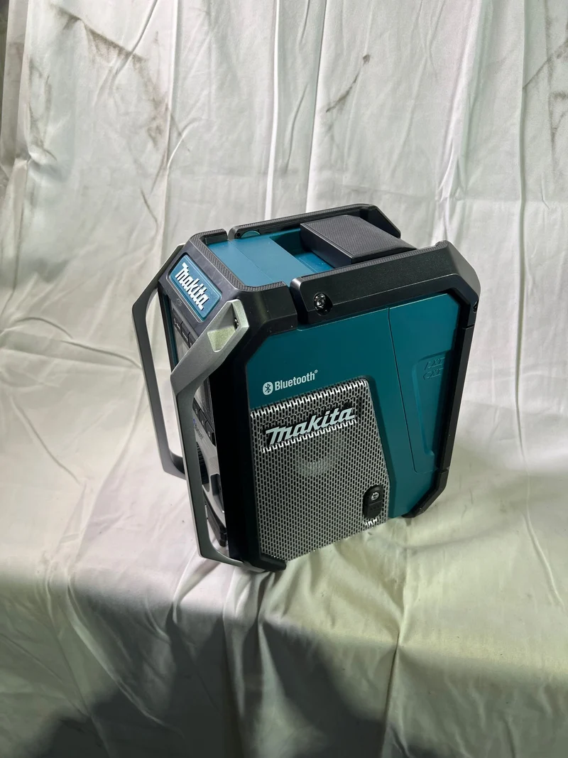 Makita DMR 114 Akku Baustellenradio 12 / 14,4 / 18 V AM / FM / Bluetooth IP 65 - Reparaturgerät