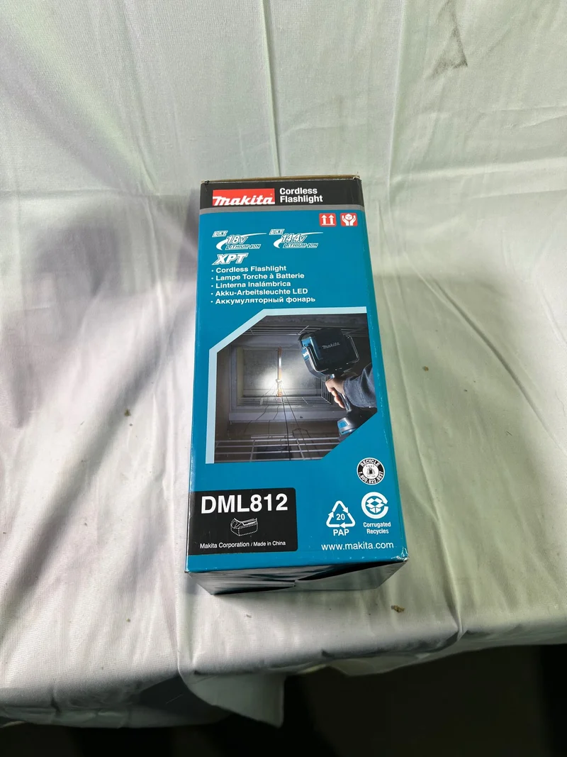Makita DML 812 Akku Handstrahler 18 V 1250 lm LED Solo - ohne Akku, ohne Ladegerät - Reparaturgerät