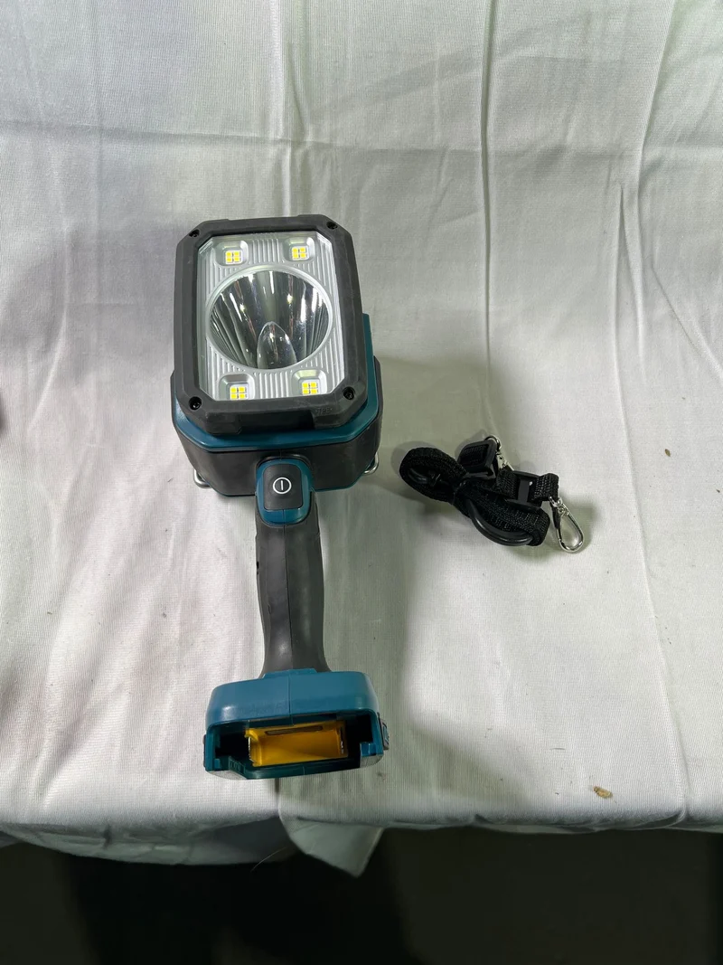 Makita DML 812 Akku Handstrahler 18 V 1250 lm LED Solo - ohne Akku, ohne Ladegerät - Reparaturgerät