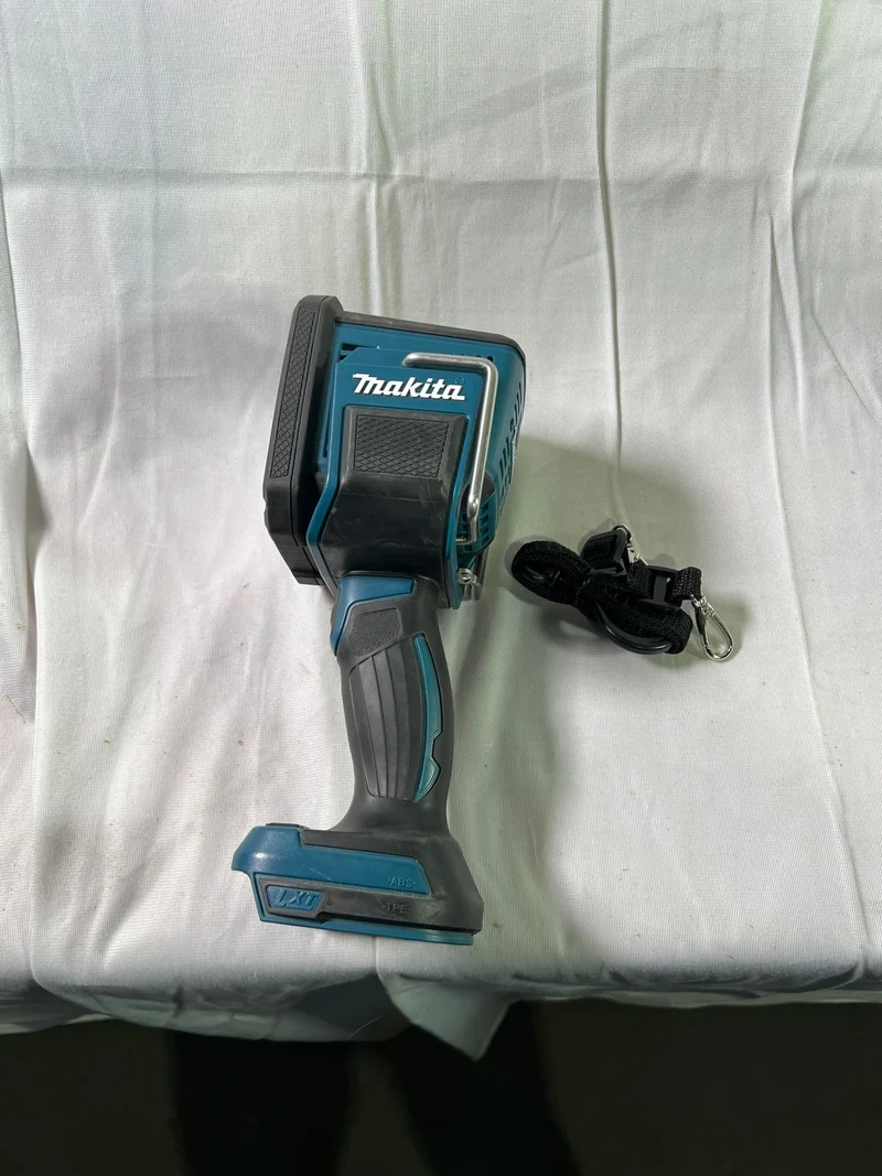 Makita DML 812 Akku Handstrahler 18 V 1250 lm LED Solo - ohne Akku, ohne Ladegerät - Reparaturgerät