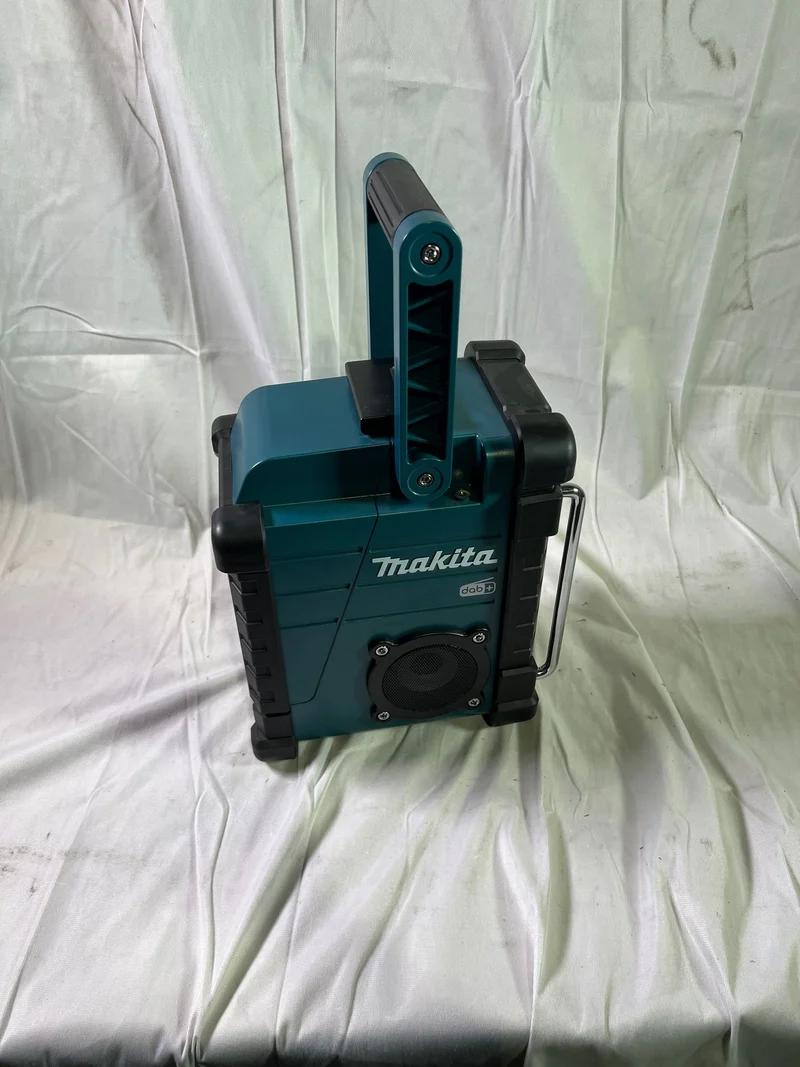 Makita DMR 110 N Akku Baustellenradio 12 V / 14,4 V / 18 V DAB / DAB+ FM IP64 Solo - ohne Akku, ohne Ladegerät - Reparaturgerät