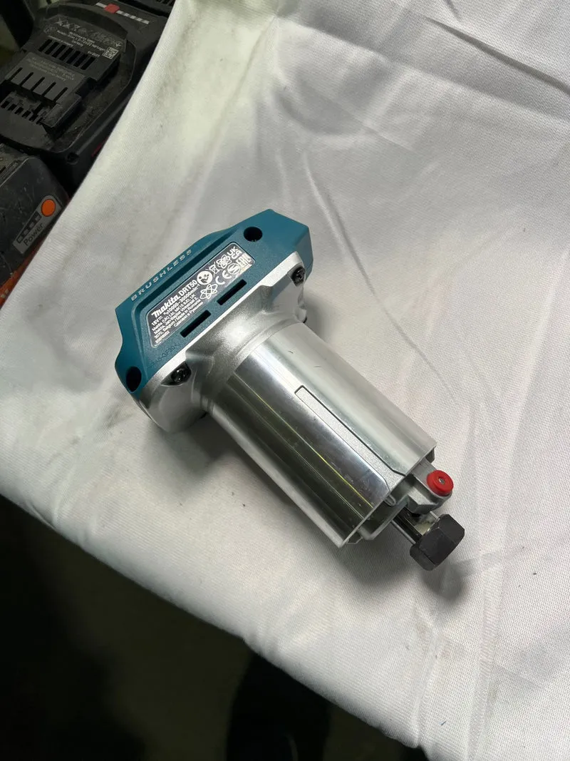 Makita DRT 50 ZJX2 Akku Multifunktionsfräse 18 V Brushless + Fräsmodule + Makpac - ohne Akku, ohne Ladegerät - Reparaturgerät