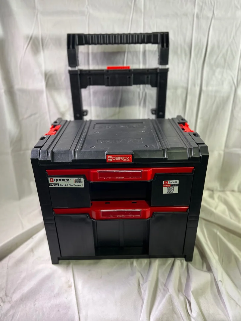 Qbrick System PRO Cart 2.0 Plus Drawer 2 mobile Box auf Rädern 520 x 415 x 660 mm 9,5 l 12 l abnehmbarer Doppelteleskopgriff - Beschädigt