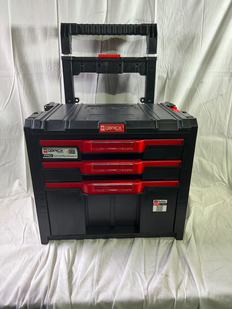 Qbrick System PRO Cart 2.0 Plus Drawer 3 mobile Box auf Rädern 520 x 415 x 660 mm 12 l 2x 4,5 l abnehmbarer Doppelteleskopgriff - Beschädigt