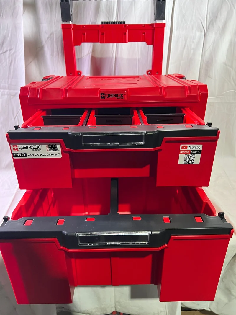 Qbrick System PRO Cart 2.0 Plus Drawer 2 Red Ultra HD Custom mobile Box auf Rädern 520 x 415 x 660 mm 9,5 l 12 l abnehmbarer Doppelteleskopgriff - Beschädigt