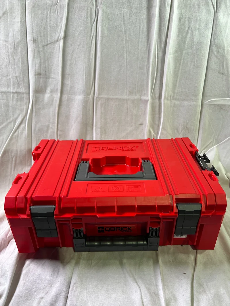 Qbrick System PRO Technik Case 2.0 RED ULTRA HD Custom Werkzeugkoffer 450 x 332 x 171 mm 12 l stapelbar IP54 mit Ablage - Unvollständig