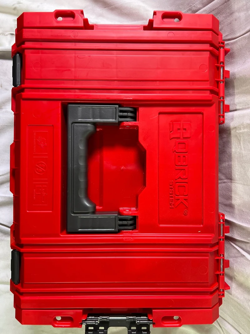 Qbrick System PRO Technik Case 2.0 RED ULTRA HD Custom Werkzeugkoffer 450 x 332 x 171 mm 12 l stapelbar IP54 mit Ablage - Unvollständig