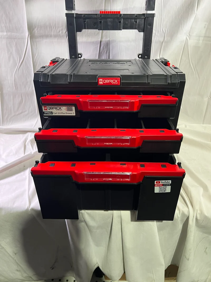 Qbrick System PRO Cart 2.0 Plus Drawer 3 mobile Box auf Rädern 520 x 415 x 660 mm 12 l 2x 4,5 l abnehmbarer Doppelteleskopgriff - Beschädigt