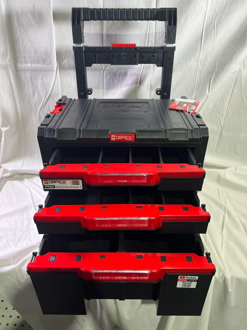 Qbrick System PRO Cart 2.0 Plus Drawer 3 mobile Box auf Rädern 520 x 415 x 660 mm 12 l 2x 4,5 l abnehmbarer Doppelteleskopgriff - Beschädigt