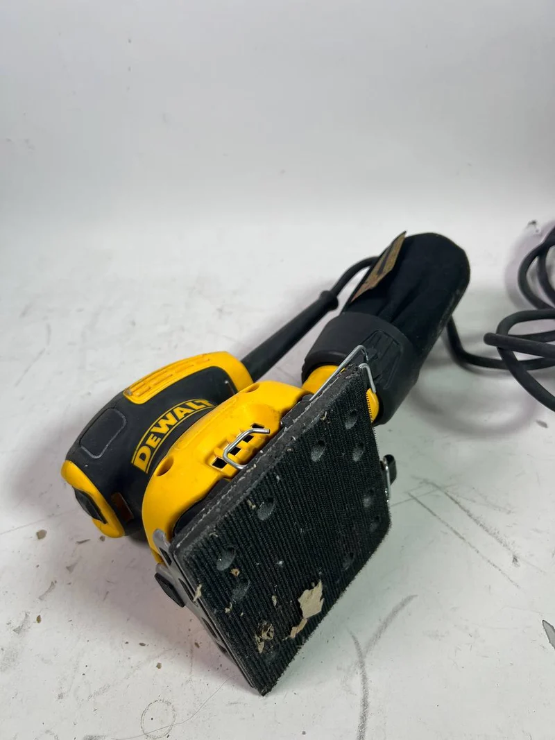 DeWalt DWE 6411-QS Schwingschleifer 230 Watt Klettfix 108 x 115 mm + Staubsack - Reparaturgerät