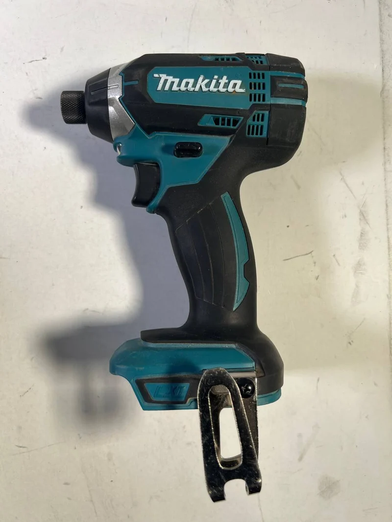 Makita DTD 152 Z Akku Schlagschrauber 18 V 165 Nm 1/4" Solo - ohne Akku, ohne Ladegerät - Reparaturgerät