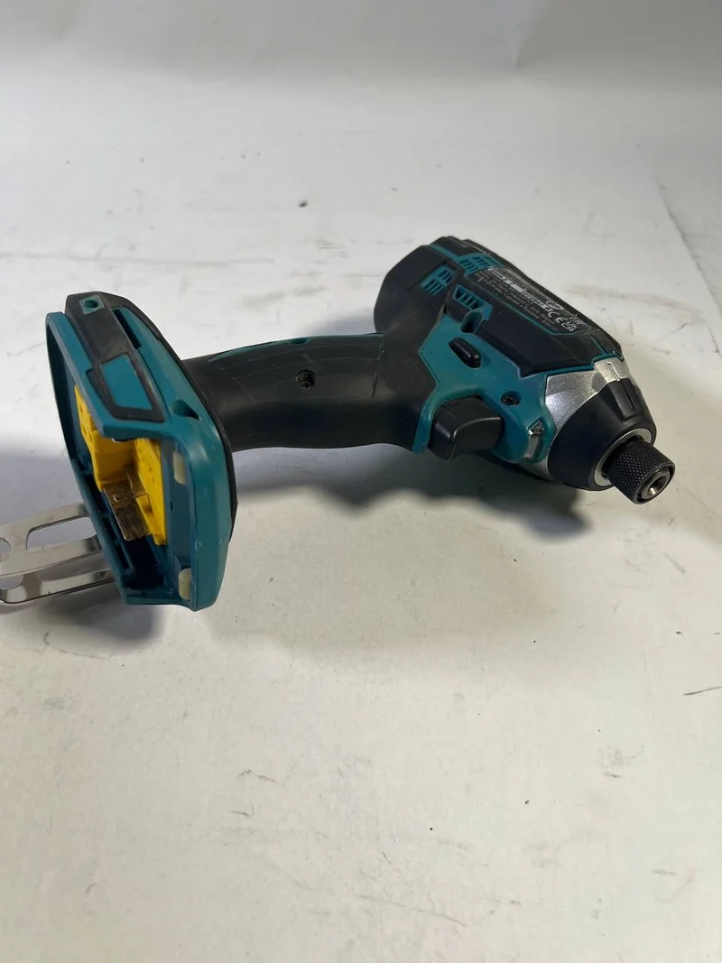 Makita DTD 152 Z Akku Schlagschrauber 18 V 165 Nm 1/4" Solo - ohne Akku, ohne Ladegerät - Reparaturgerät