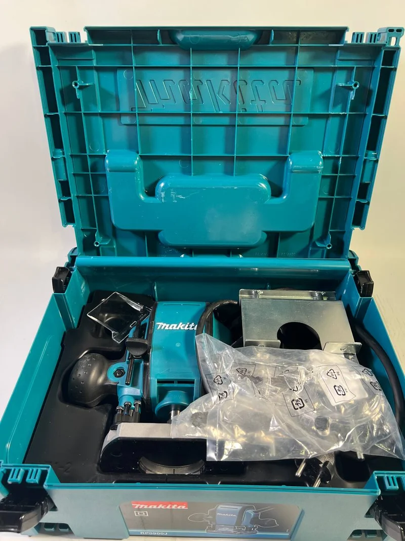 Makita RP 0900 J - 900 Watt Oberfräse 8 mm im MAKPAC Systemkoffer - Gebraucht