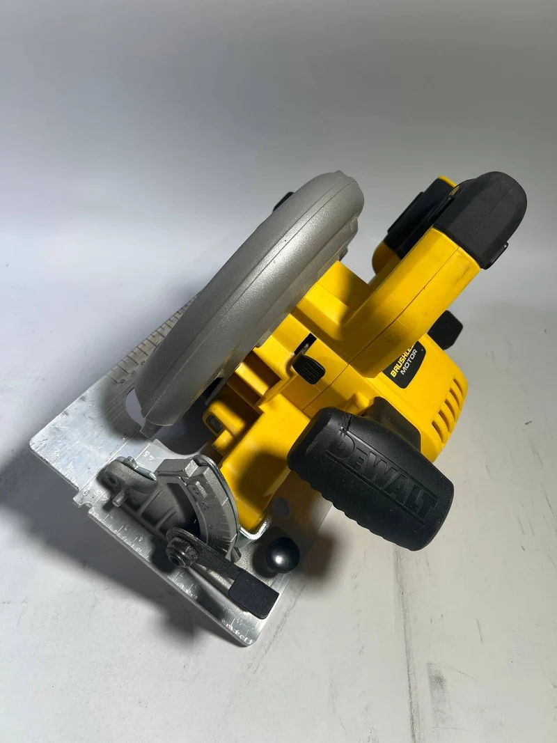 DeWalt DCS 570 N Akku Handkreissäge 18 V 184 mm Brushless Solo - ohne Akku, ohne Ladegerät - Reparaturgerät