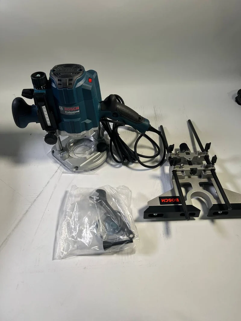 Bosch Oberfräse GOF 1250 CE, mit L-BOXX ( 601626001 ) - Gebraucht