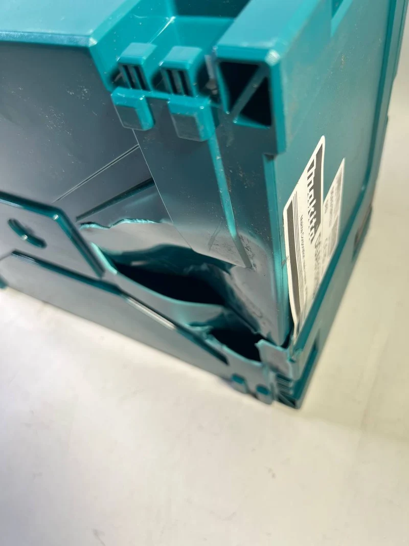 Makita MAKPAC 3 Kunststoffkoffer 395 x 295 x 215 mm - ohne Einlage ( 821551-8 ) - Beschädigt