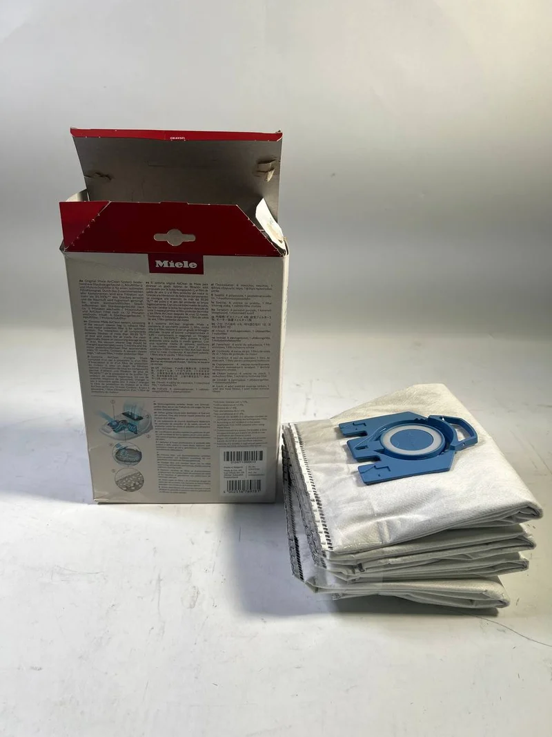 Miele HyClean Pure GN Staubsaugerbeutel 4 Stück mit Filter ( 12421130 ) für Complete C2 / C3 / Classic C1 / S8 / S5 / S2 - Unvollständig