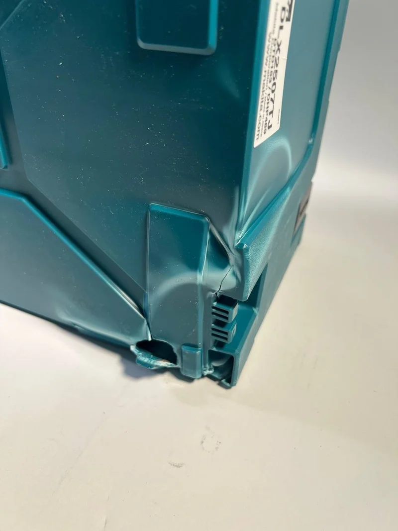 Makita MAKPAC 3 Kunststoffkoffer 395 x 295 x 215 mm - ohne Einlage ( 821551-8 ) - Beschädigt