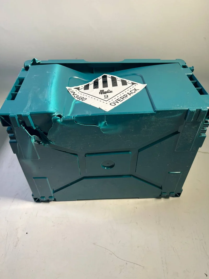 Makita MAKPAC 3 Kunststoffkoffer 395 x 295 x 215 mm - ohne Einlage ( 821551-8 ) - Beschädigt