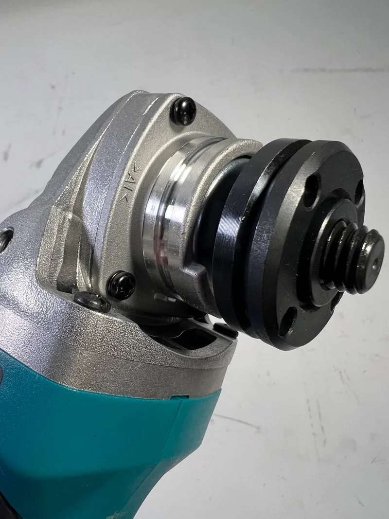 Makita DGA 452 Z Akku Winkelschleifer 18 V 115 mm Solo - ohne Akku, ohne Ladegerät - Leicht Gebraucht