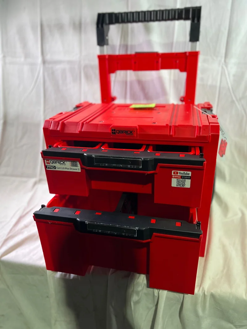 Qbrick System PRO Cart 2.0 Plus Drawer 2 Red Ultra HD Custom mobile Box auf Rädern 520 x 415 x 660 mm 9,5 l 12 l abnehmbarer Doppelteleskopgriff - Beschädigt
