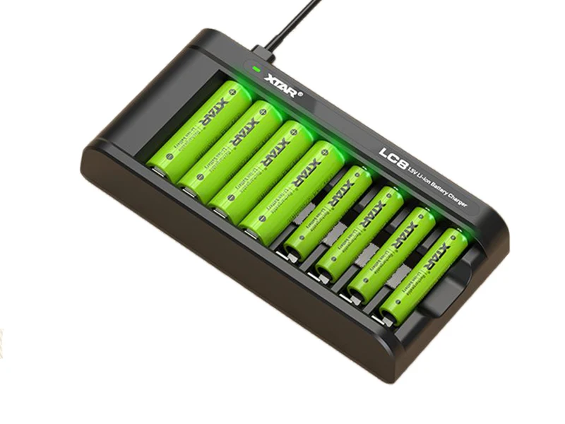 Xtar LC8 – Ladegerät, incl. AA (Mignon) LR6 1,5V Li-Ionen-Akkus mit Akku-Wechselanzeige