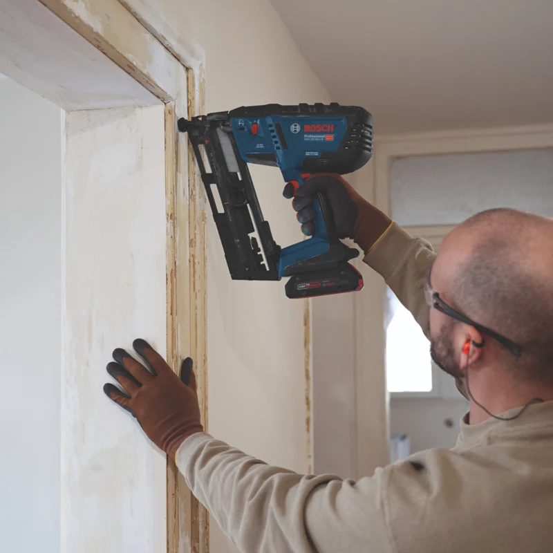 Bosch GNH 18V-64-2 M Professional Akku Holznagler 18 V 1,6 x 32 - 64 mm + 2x ProCORE Akku 8,0 Ah + Ladegerät