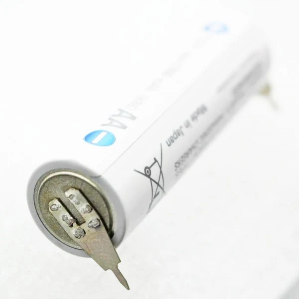 Panasonic eneloop Mignon AA mit 1er Print Kontakten auf dem Minuspol und Pluspol zur Printmontage