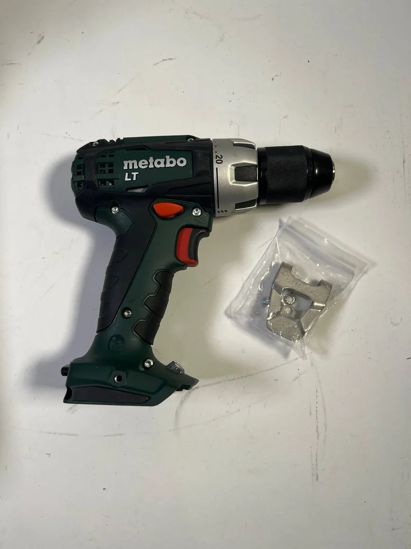 BS 18 LTX BL Q Akku Bohrschrauber 18 V 120 Nm Brushless Solo + MetaLoc ( 602355840 ) - Leicht Gebraucht