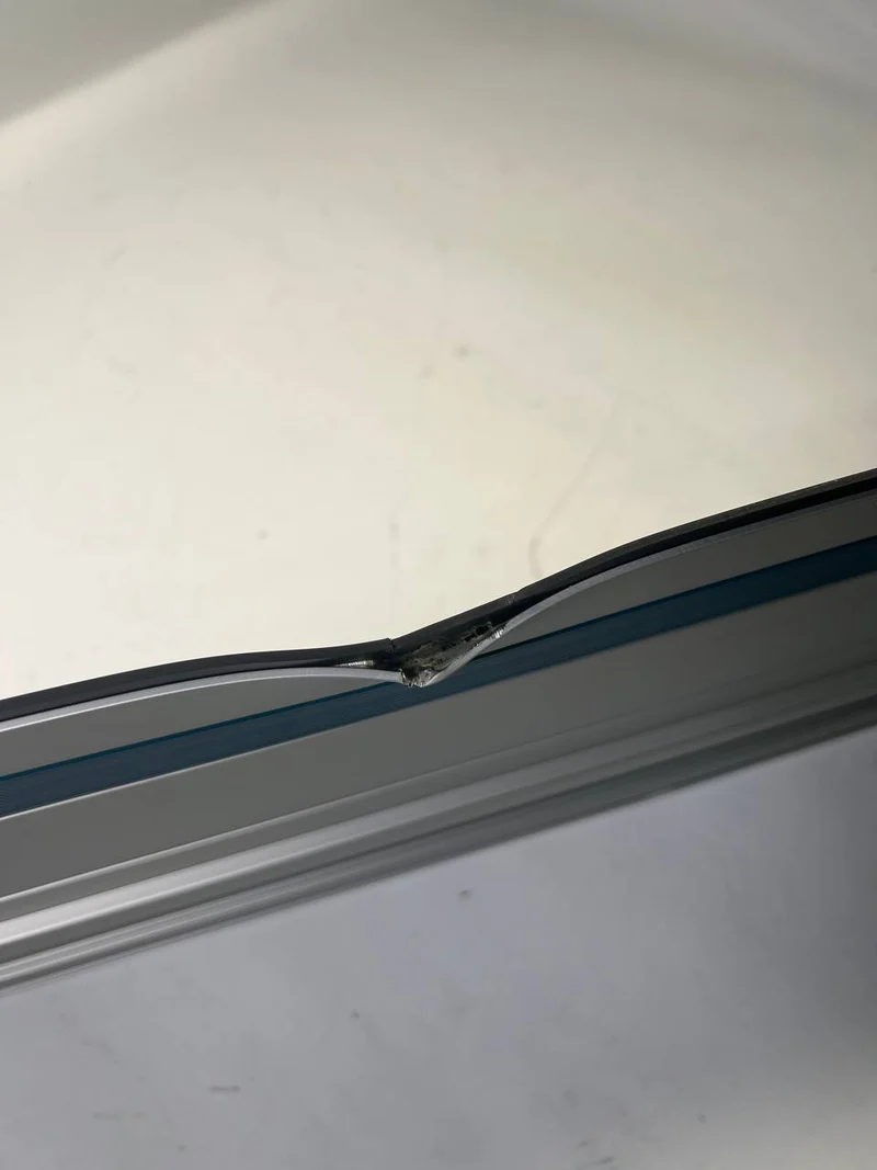 Makita Führungsschiene 1500 mm für Hand - und Tauchkreissägen ( 199141-8 ) - Beschädigt