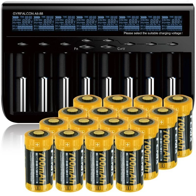 AccuCell 8fach Schnell-Ladegerät und 16 Stück CR123 A Li-Ion Akku mit 3,7 Volt, 760mAh
